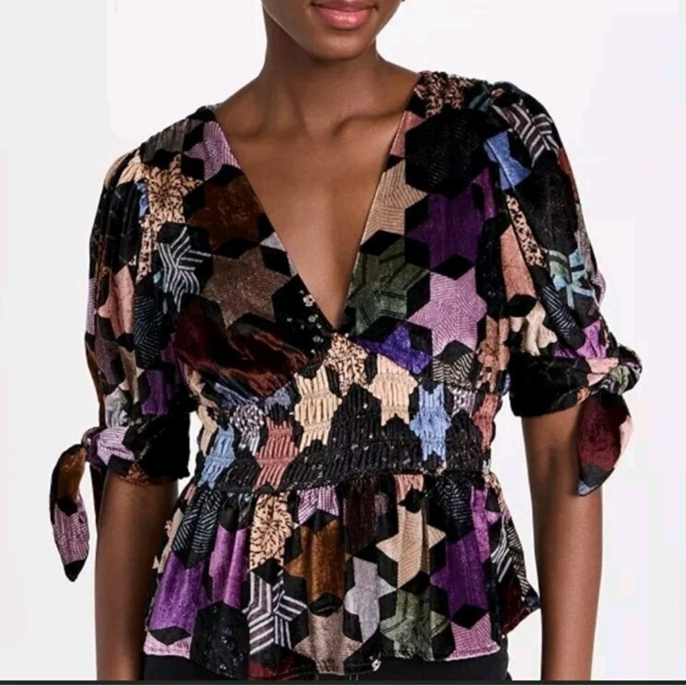 Sea New York Estella Smocked V-neck Velvet Top - NWT - women’s small